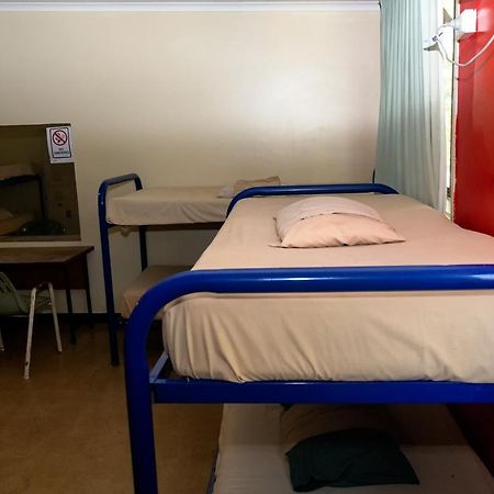 Palm Court Backpackers Hostel Katherine Bagian luar foto