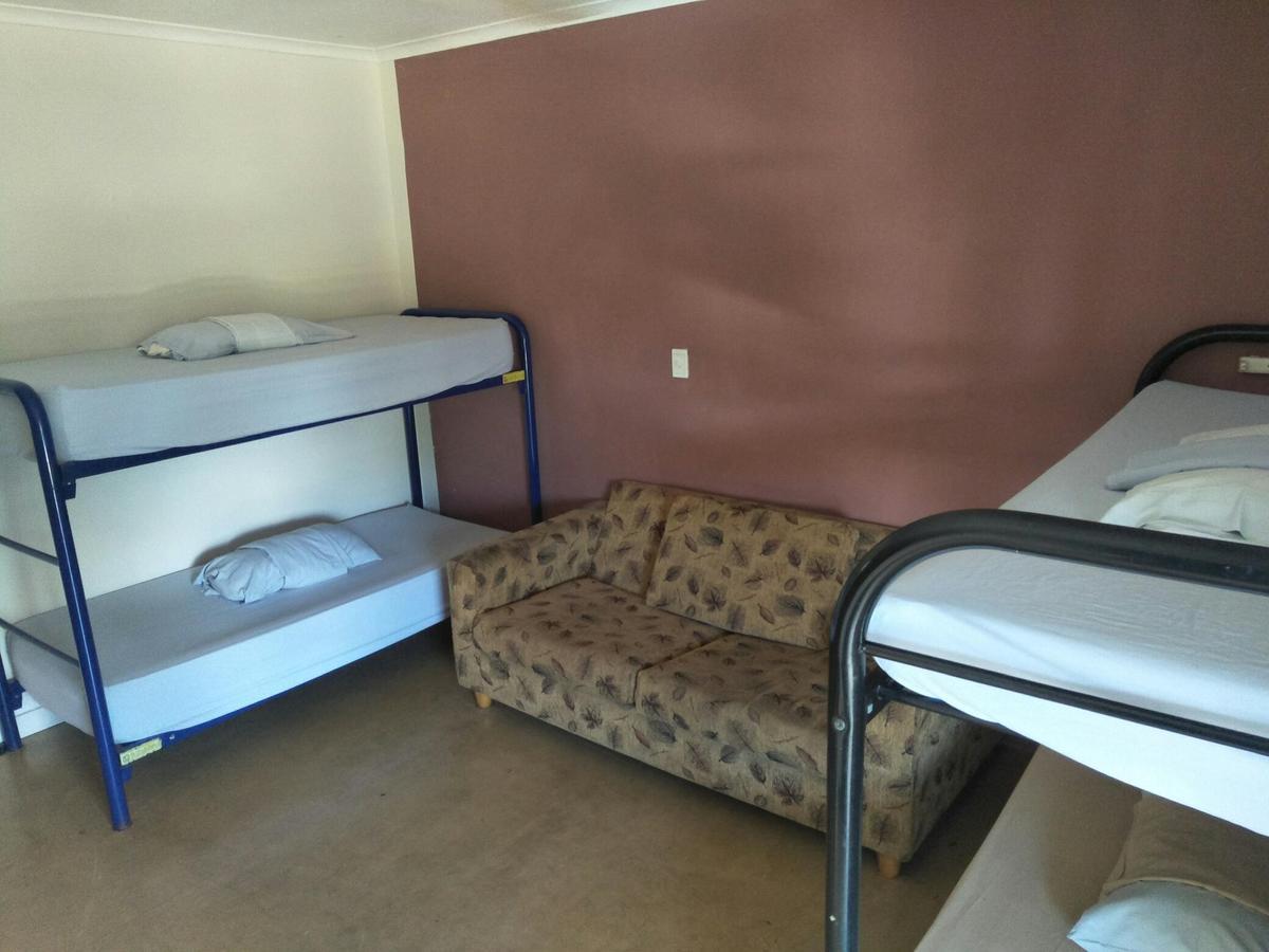 Palm Court Backpackers Hostel Katherine Bagian luar foto