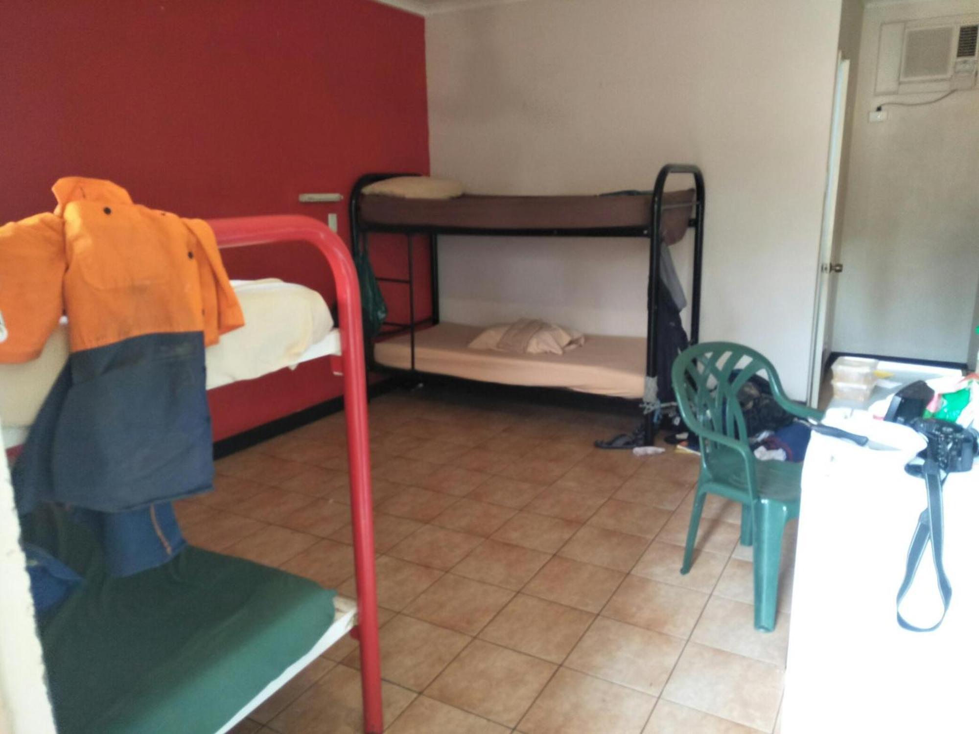 Palm Court Backpackers Hostel Katherine Bagian luar foto